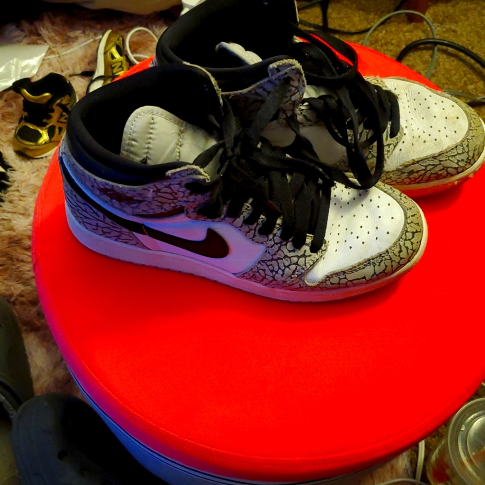 Nike Air all my shoes here on out 5 bucks